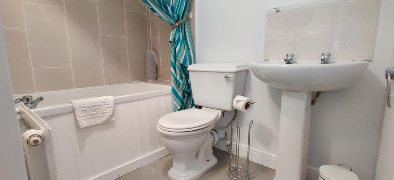 Aaron Lodge Guest House Лестер Экстерьер фото
