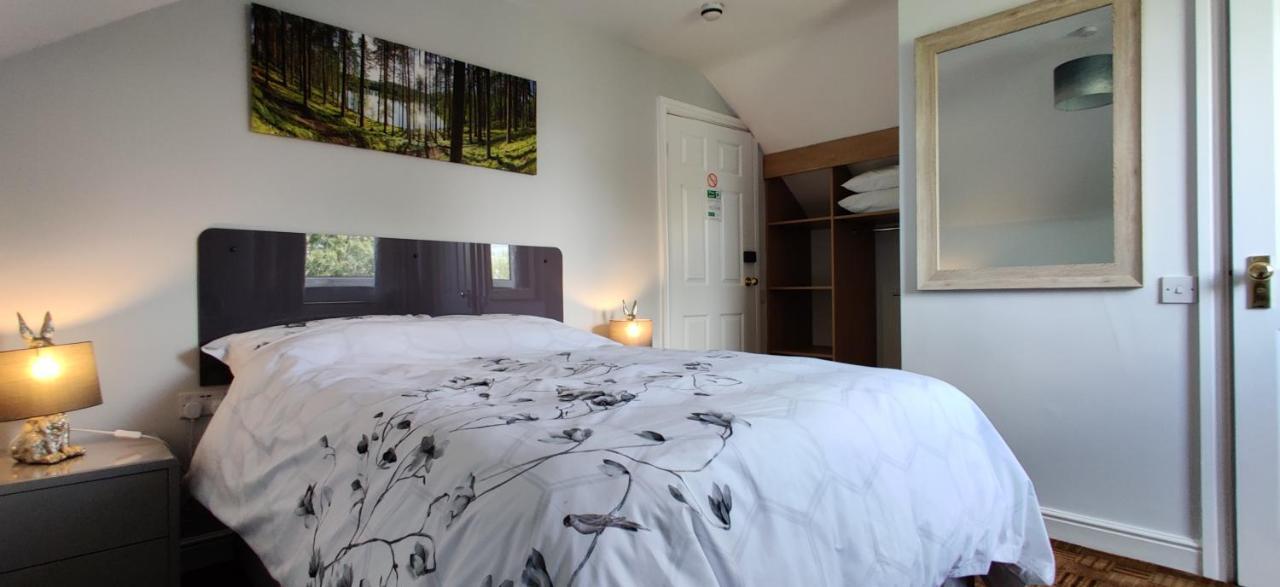 Aaron Lodge Guest House Лестер Экстерьер фото