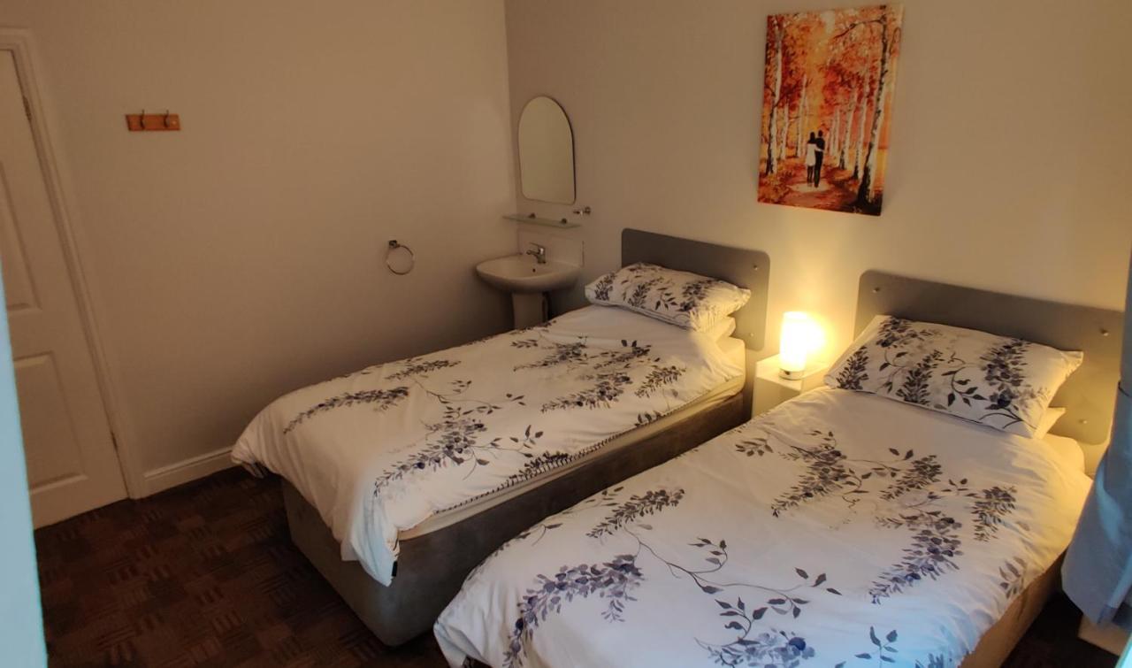 Aaron Lodge Guest House Лестер Экстерьер фото