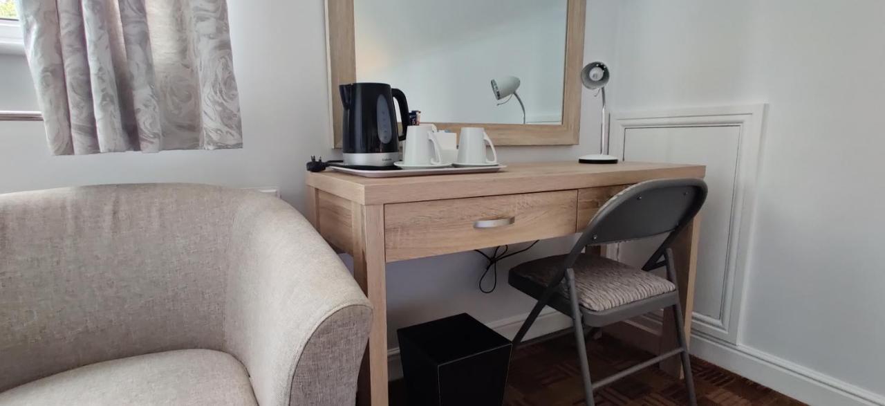 Aaron Lodge Guest House Лестер Экстерьер фото