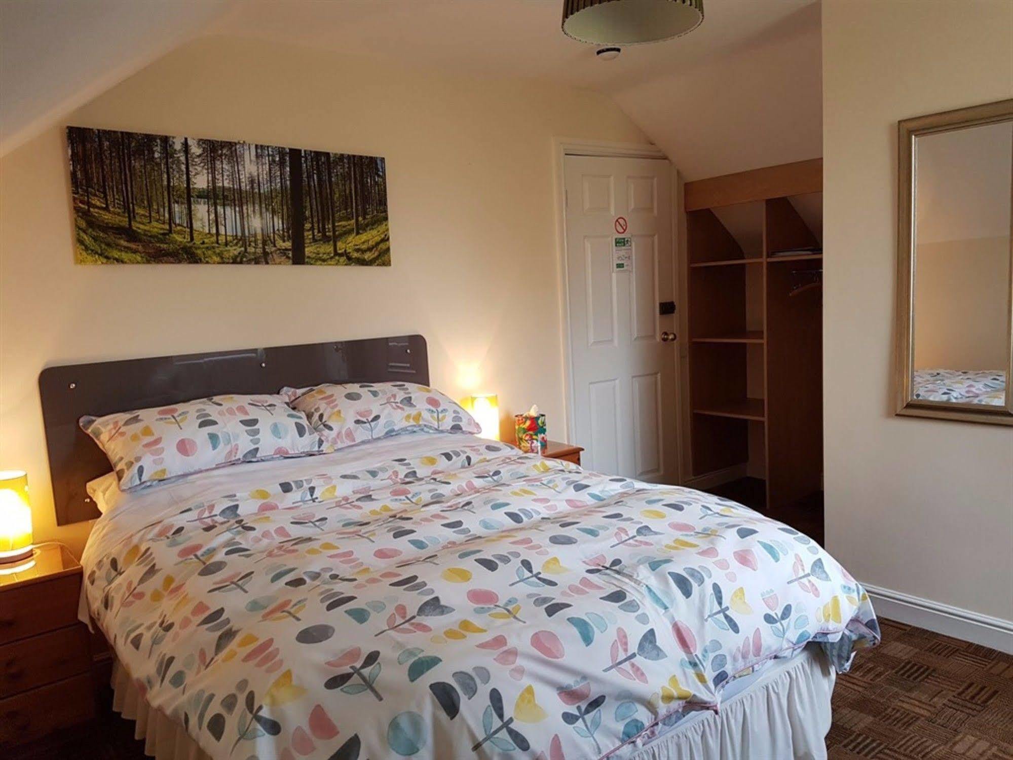 Aaron Lodge Guest House Лестер Экстерьер фото